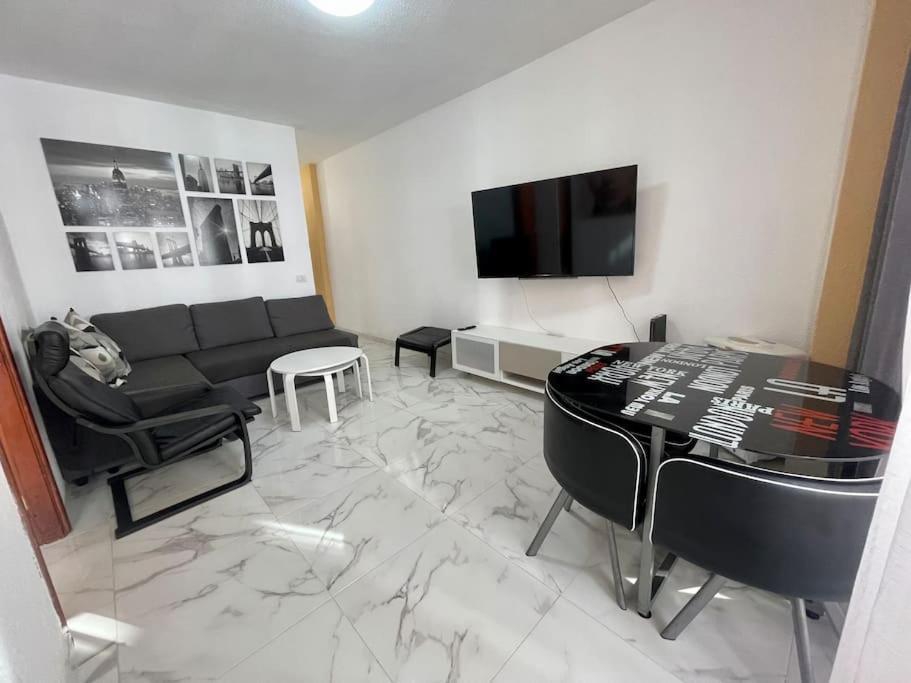 Apartment New Big Flat With Balcony 50mts Away From Parking Optional *