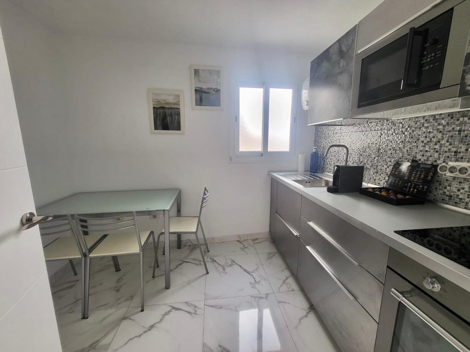 New Big Flat With Balcony 50mts Away From Parking Optional Apartment *