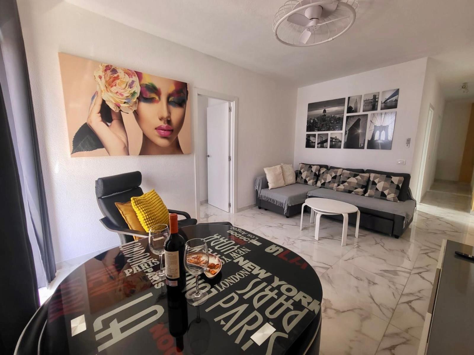 New Big Flat With Balcony 50mts Away From Parking Optional Apartment