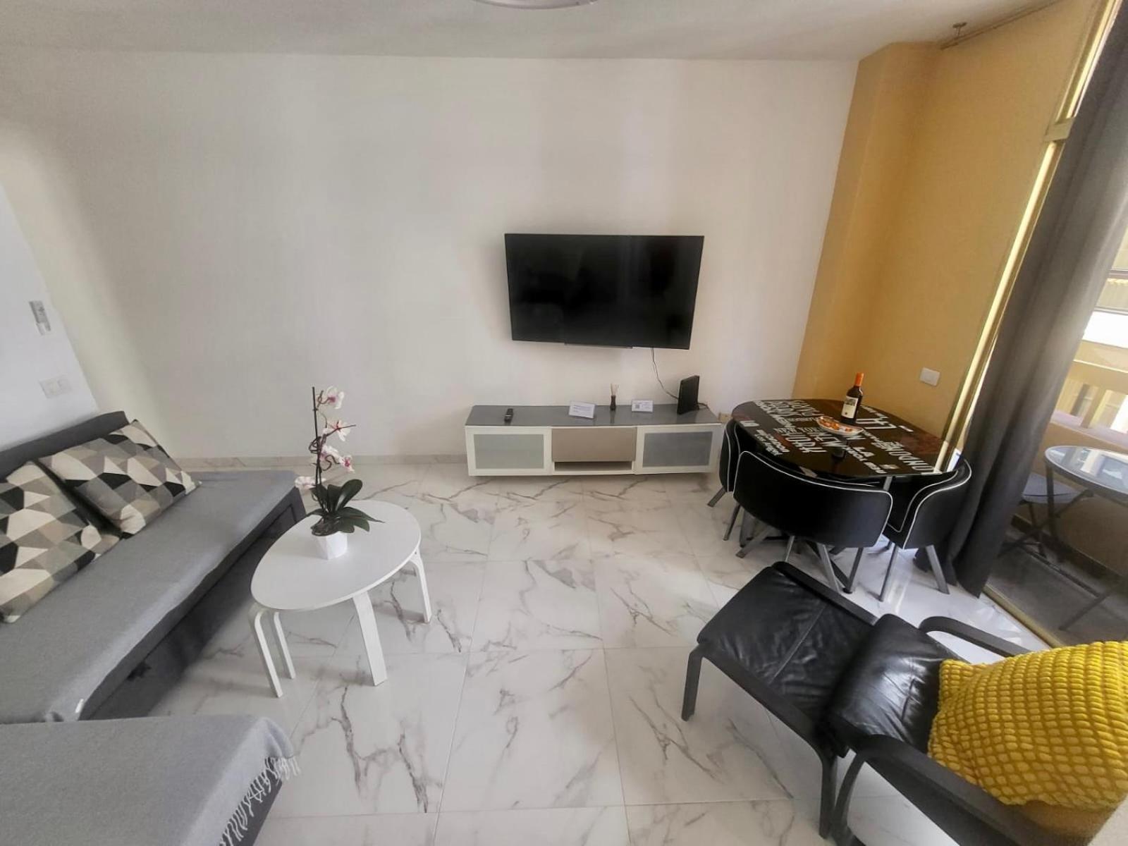 New Big Flat With Balcony 50mts Away From Parking Optional