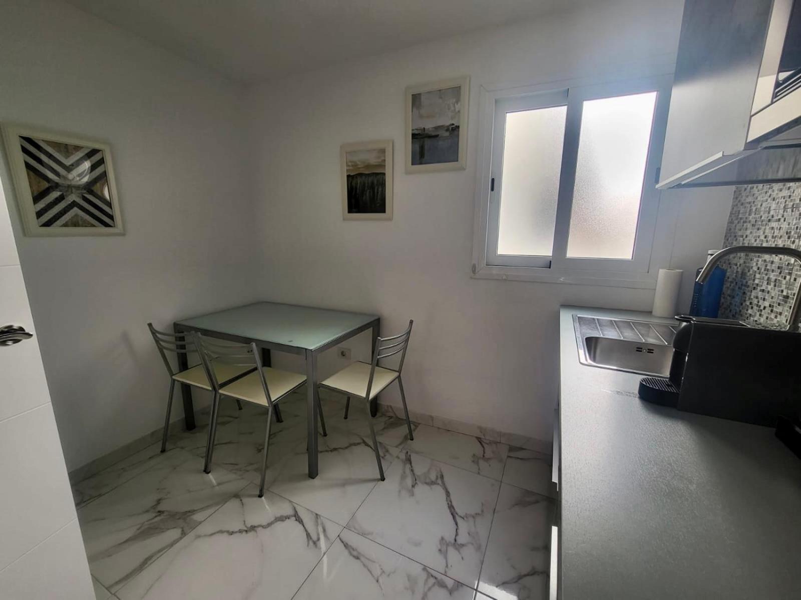 New Big Flat With Balcony 50mts Away From Parking Optional Apartment *