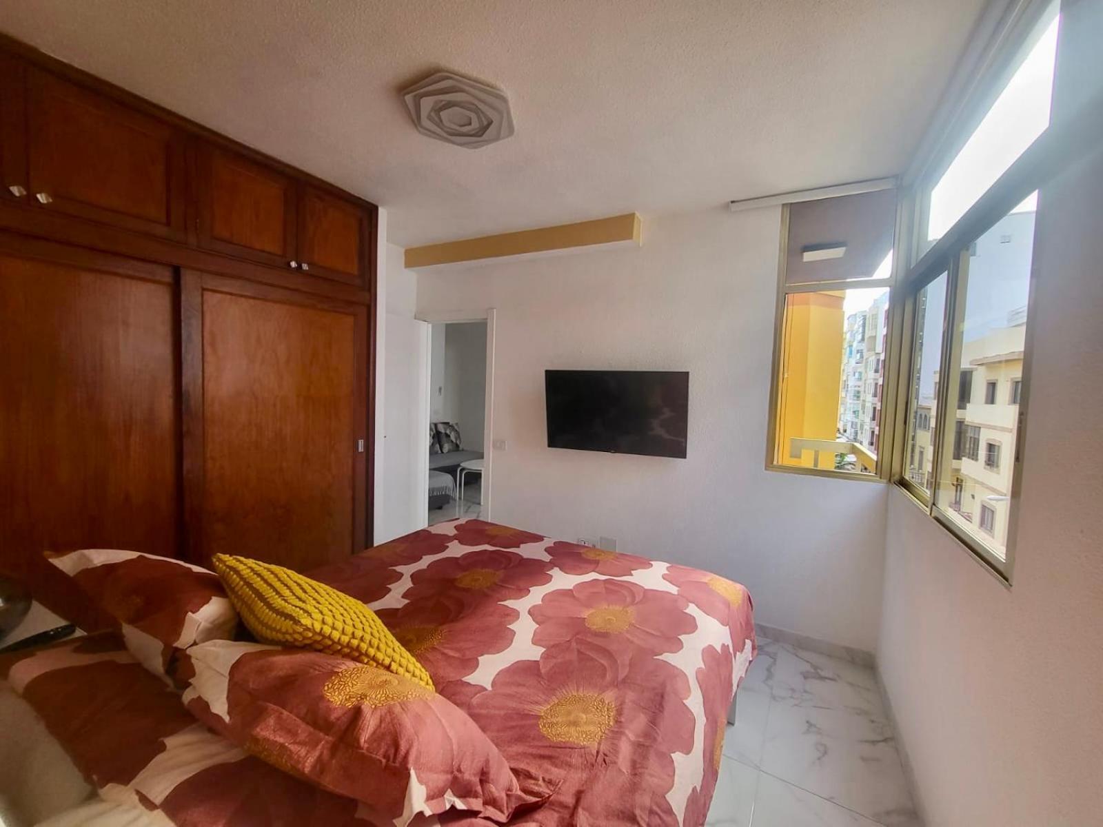 New Big Flat With Balcony 50mts Away From Parking Optional *