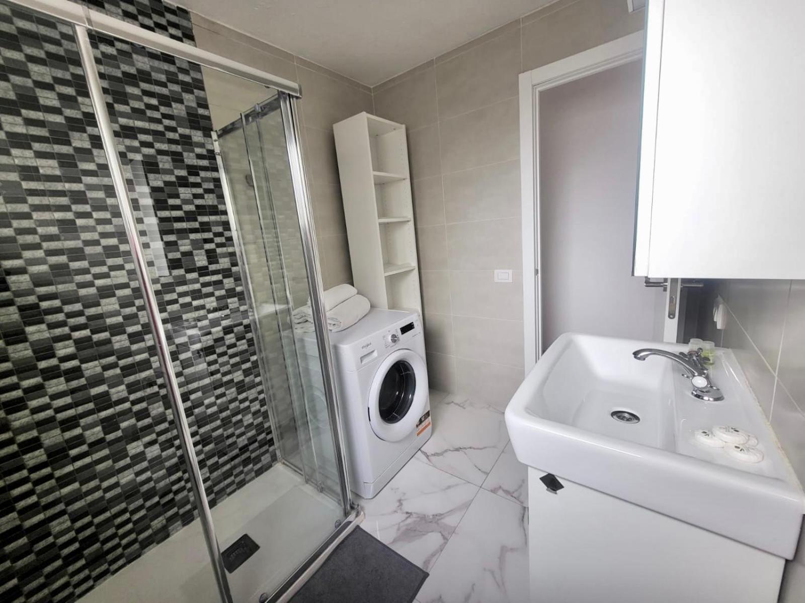 Apartment New Big Flat With Balcony 50mts Away From Parking Optional