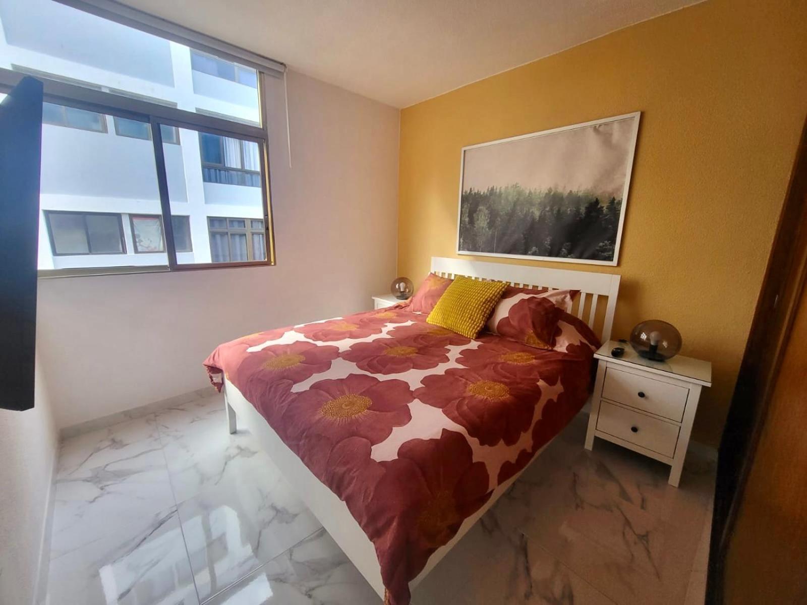 New Big Flat With Balcony 50mts Away From Parking Optional Apartment *