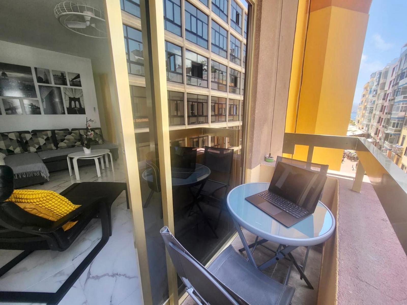 New Big Flat With Balcony 50mts Away From Parking Optional Apartment *
